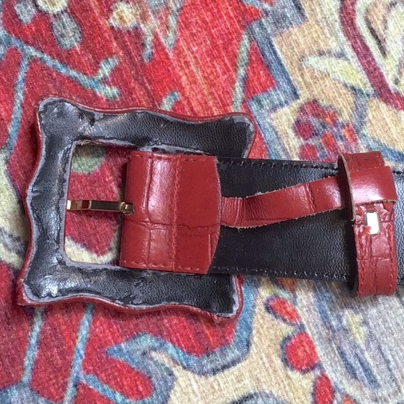 🇮🇹 The Limited Red Leather Crocodile Embossed Wide Adjustable Belt - Picture 4 of 10